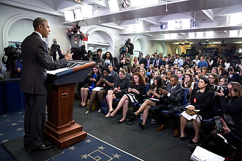 screenshot barack obama, prezident, obama, tisková konference, bts, za scénami, zákulisí, obamacare