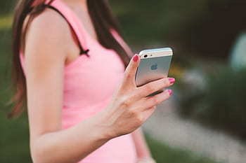 iphone, mobilní telefon, mobilní, pohybliví, ruce, technologie, jablko, prsty, lak na nehty, mladý, dívka