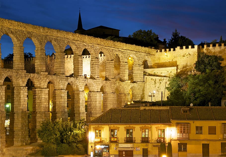 segovia, Španělsko, budov, architektura, panoráma, sloupců, nebe, mraky, mimo, světla, osvětlení