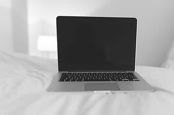 Černá, bílý, minimální, macbook, Černý a bílý, technologie, laptop, počítač, lůžko, ložnice, nikdo