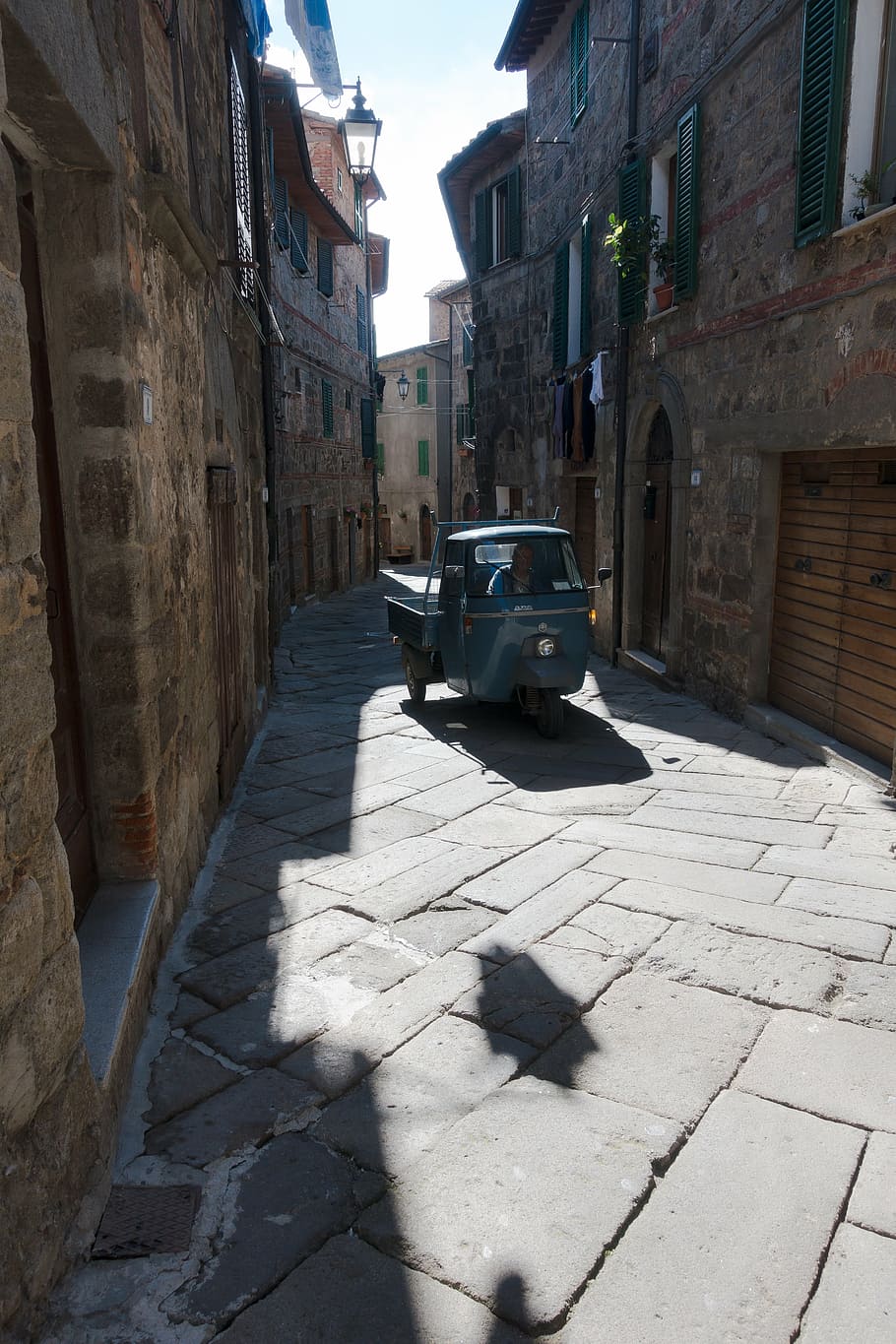 ape, piaggio, retro, kleinstlastwagen, middle ages, village, alley, houses gorge, medieval, old, eng