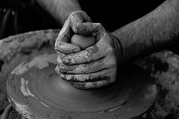 Graustufenfotografie, Topfformer, Kunst, Lehm, Keramik, Menschen, Künstler, Hände, Bildhauer, Schwarz und weiß, Graustufen