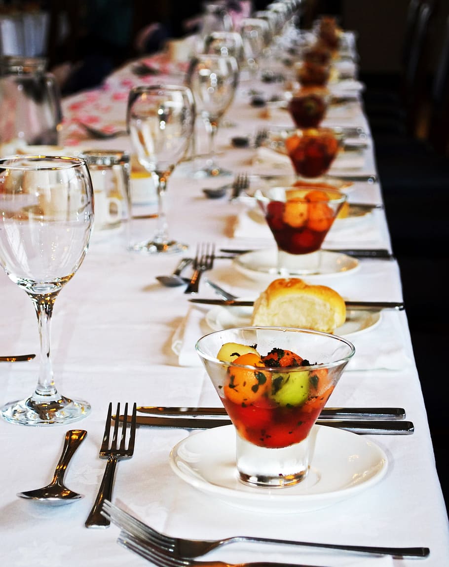 bread, drinks, served, dining table, wedding, wedding guests, guests, groom, bride, banquet, celebration