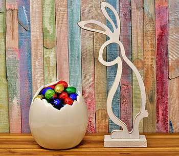 bianca, di legno, coniglio, uova a colori assortiti, Pasqua, coniglietto di Pasqua, colorato, colore, lepre, primavera, decorazione di Pasqua