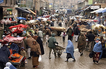 lidé, nošení, pláštěnky, chůze, ulice, trh, Afghánistán, město, obchodníků, zboží, městský