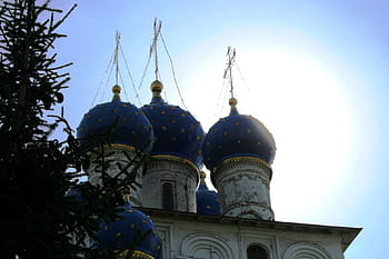 kostel, budova, architektura, bílé stěny, bílé věže, jasně modré kopule, cibulové kopule, zlaté kříže a hvězdy, dekorativní, náboženství, ruské ortodoxní