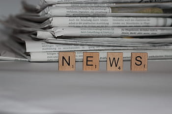 hnědý, novinky dlaždice, stojící, přední, Šedá, hromadu, noviny, zprávy, dlaždice, zpravodaj, informace