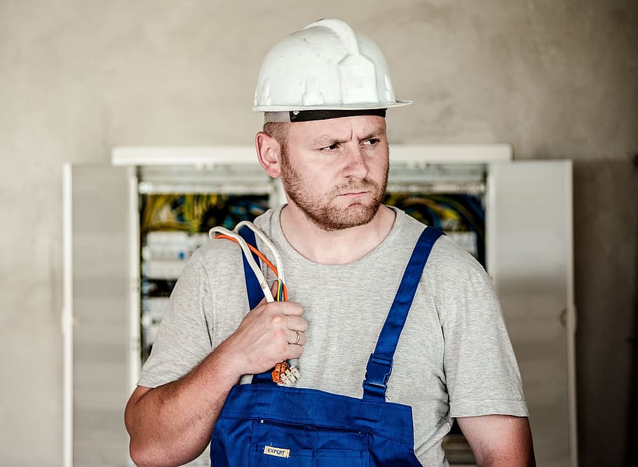 bílá čepice, elektrikář, elektrický, elektřina, pracovník, budova, profesionální, zaměstnanec, stavitel, opravit, operátor