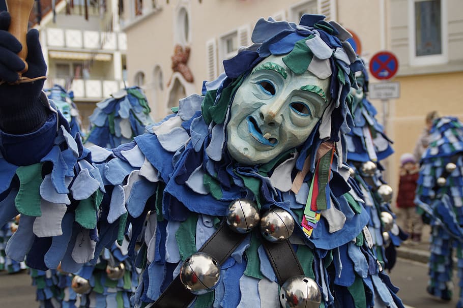 gaugama, water sprite, blue, spirit, viewers, fool, haestraeger, figure, carnival, fools jump, panel