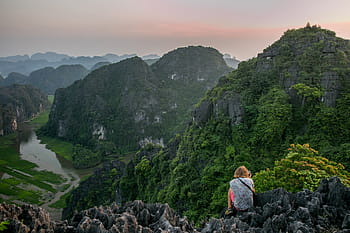 人、 座っている、 崖、 撮影、 写真、 山、 風景、 ピーク、 サミット、 男、 木