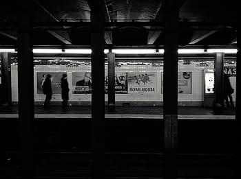 silueta, osob, chůze, podél, vlakové nádraží, lidé, čekání, vlak, terminál, metro, stanice