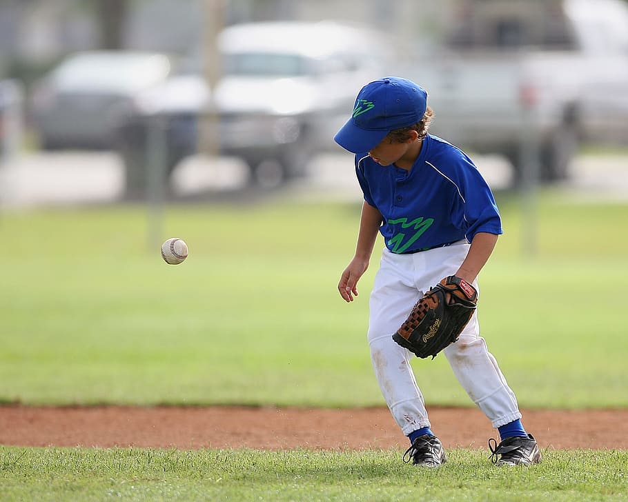 base-ball, petite ligue, joueur, rebondir, ballon, garçon, Jeu, jeunesse, champ, uniforme, enfant