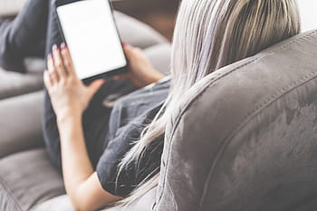 若い、 女性の読書電子ブック、 ポケットリーダー、 女性の読書、 電子ブック、 ポケット、 リーダー、 本、 悪寒、 epub、 家