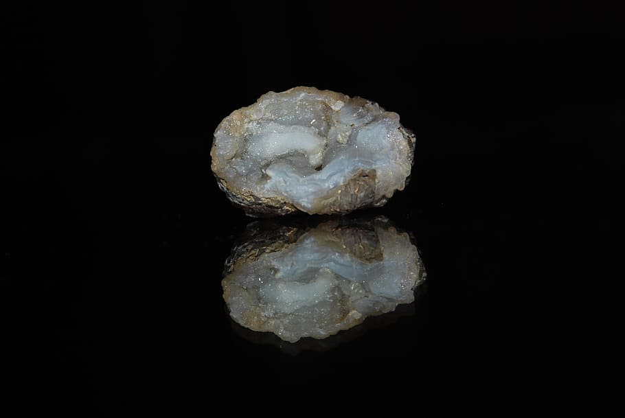 geode calcite, calcite, geode, geologia, minerale, pietra, roccia, pietra preziosa, macro, natura, riflessione
