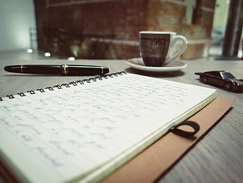 دفتر،  ملاحظات،  مذكرات،  قلم جاف،  قهوة،  الطاولة،  اكتب،  اعمال،  يو اس بي،  سيارة،  خوخه