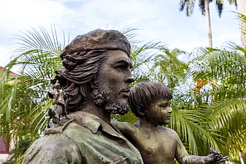 man, carrying, boy statue, coconut trees, daytime, Cuba, Santa Clara, Che Guevara, Statue, cuban revolution, palm tree