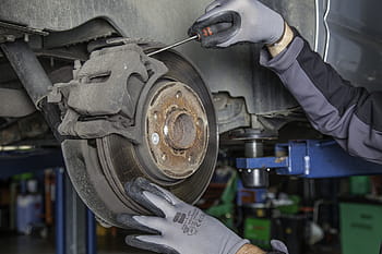 person, fixing, car brake, set, brake disc, workshop, auto, service, mechanic, technology, vehicle