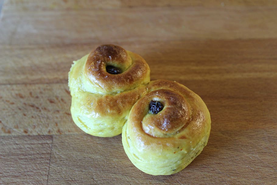 šafránová buchta, saffransbulle, příchod, pečivo, přestávka na kávu, domácí výroba, kávový chléb, lussebulle, lucia, pšeničný chléb