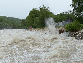 foto, onda, accanto, cittadina, acqua alta, banca, iniettare, strudel, pericoloso, gorgo, spray