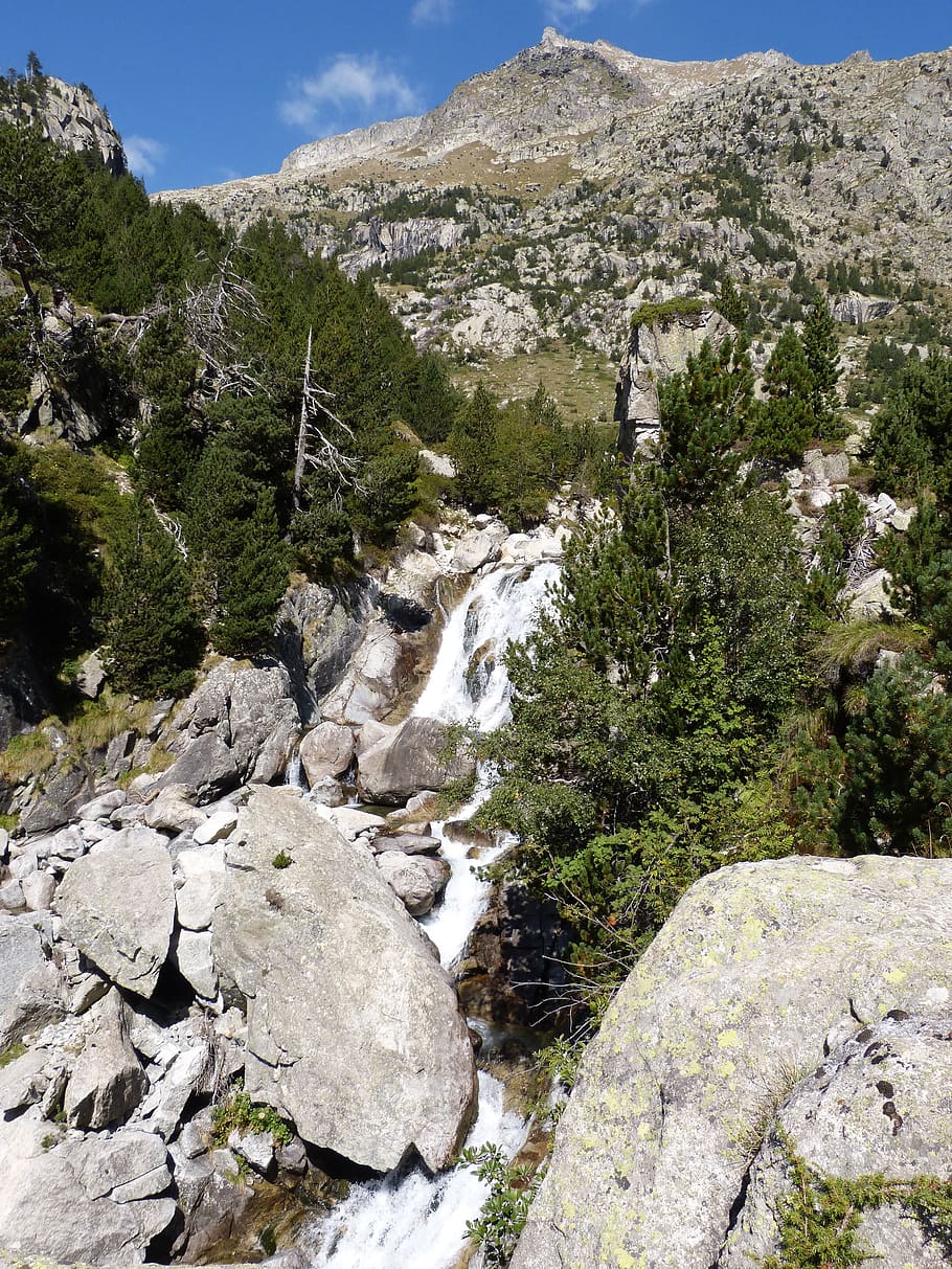 Pyreneje, šedý zákal, kulaté misky, vysoká hora, horolezectví, krajina