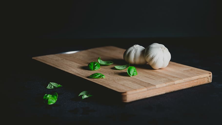 two, white, garlics, brown, chopping, boar, food, foodie, food styling, blog, design