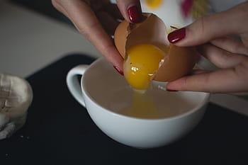 cracking an egg, egg, close up, cooking, eggs, hands, process, food, human Hand, egg Yolk, domestic Kitchen