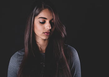 žena, nošení, šedá, tričko s posádkou krku, lidé, krása, focení, móda, světlo, emoce, fotografování