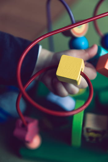 osoba, drát puzzle hračka, krychle, umění, design, hračka, drát, box, tvary, žlutá, lidé