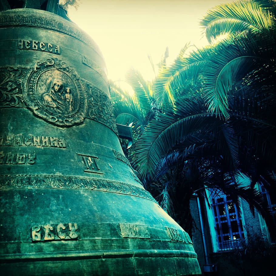 bell, gong, old, island, hulki seminary, old times, christianity, green, religion