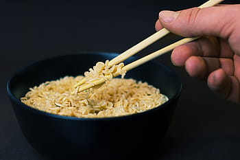 kişi, yemek yiyor, erişte, kullanma, Çin yemek çubukları, tutma, çubuk, noddles, çanak, çorba, Gıda