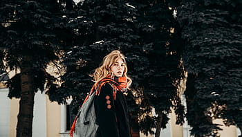 žena, Černá, Bunda, stojící, přední, stromy, lidé, krása, móda, Studený, počasí