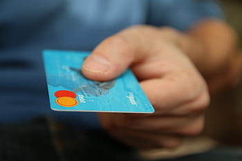 πρόσωπο, κράτημα, μπλε, πιστωτική κάρτα MasterCard, χρήματα, κάρτα, επιχείρηση, πιστωτική κάρτα, πληρωμή, ψώνια