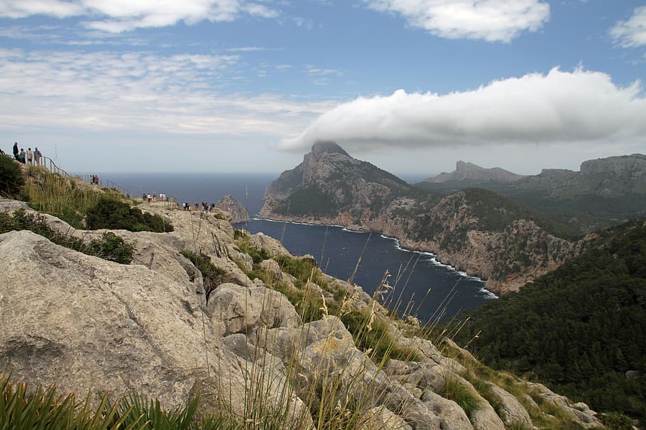 mallorca, Španělsko, cap de formentor, poloostrov formentor, mezník, prohlížení památek, cestovní ruch, hledisko