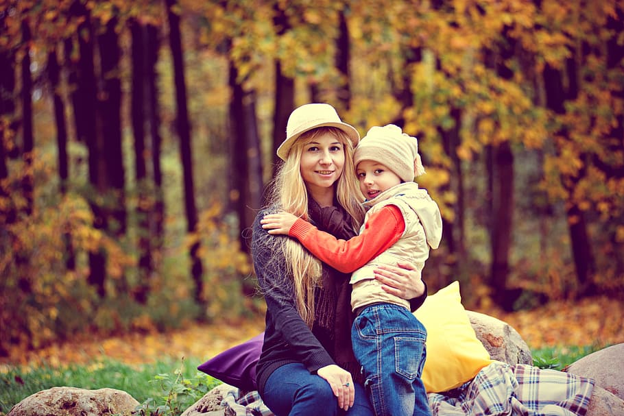 toddler, standing, next, woman, wearing, hat, park, autumn, the child with his mother, mom, son