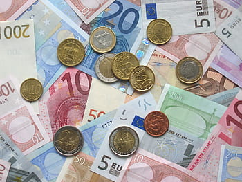 runde goldfarbene Münzen, Banknoten, Euro, Münzen, europäische Währung, Geschäft, Handel, Finanzen, profitieren, Verdienste, Papier-