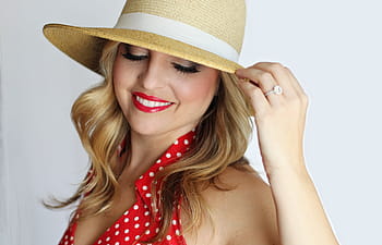 žena, nošení, Červené, bílý, polka-dot bez rukávů, límal, vrcholy, hnědý, sluneční klobouk, hezká holka, polka dot