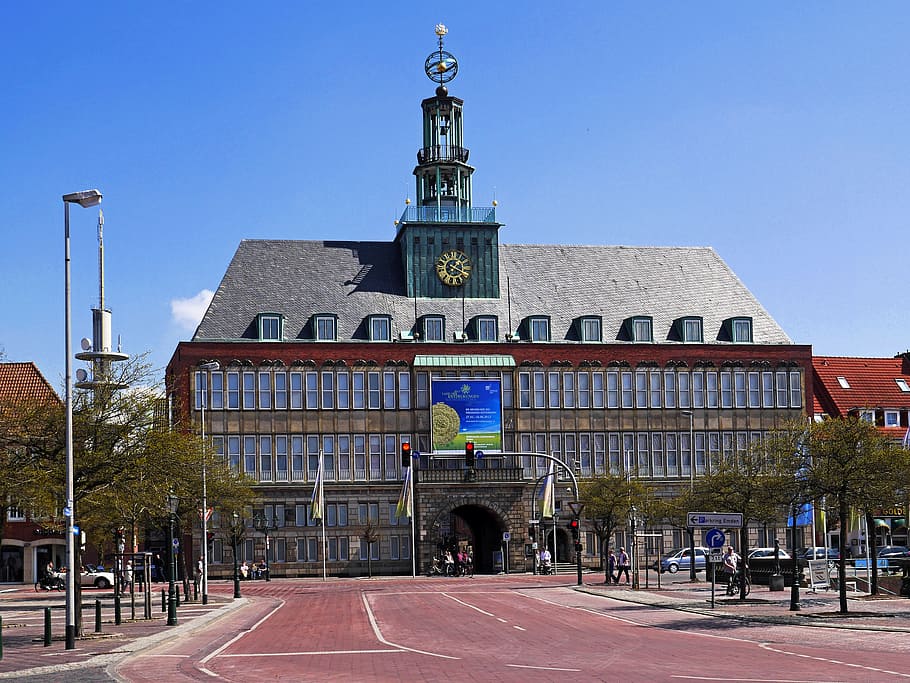 emden, radnice, stadtmitte, průchod, architektura, město, cestovat, budova, nebe, povrchu vozovky, červený slínek