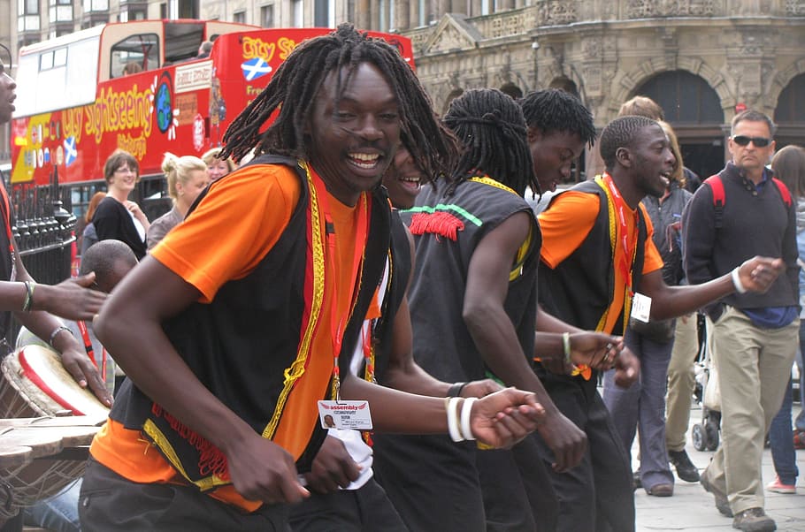 Edinburgh, pouliční muzikanti, Afričané