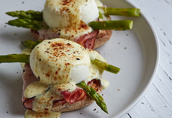breakfast, eggs, plate, benedict, dish, food, ham, brunch, poached, muffin, hollandaise