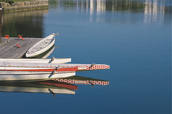 white, canoe, dock, daytime, red, boat, body, water, boats, lake, reflection