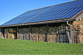 hromada, hnědý, lumbers, řádek, sluneční, vodních panelů, energie, eco, dřevo, fotovoltaické, alternativní energie
