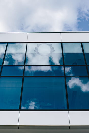 ventanas del edificio de oficinas, azul, cielo, edificio de oficinas, ventanas, cielo azul, oficina, moderno, arquitectura, edificios, edificio de vidrio