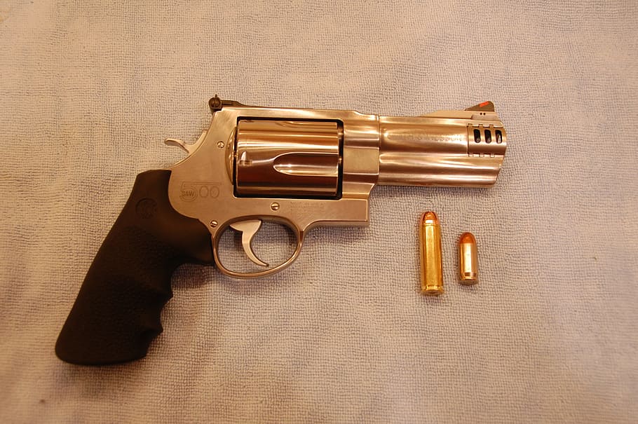 revolver, pistole