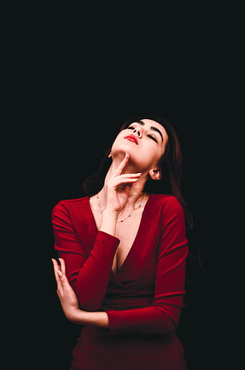 النساء،  أحمر،  بأكمام طويلة،  فستان،  فتاة،  رأي،  نموذج،  أنثى،  اليدين،  عيون،  صورة