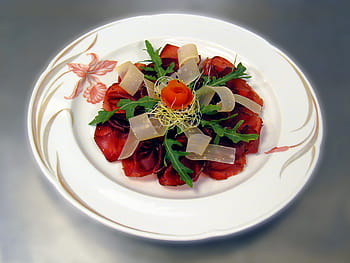 food plating, starter, meat, dried meat, bündnerfleisch, carpaccio, meat slicer, plate, eat, cheese, mountain cheese