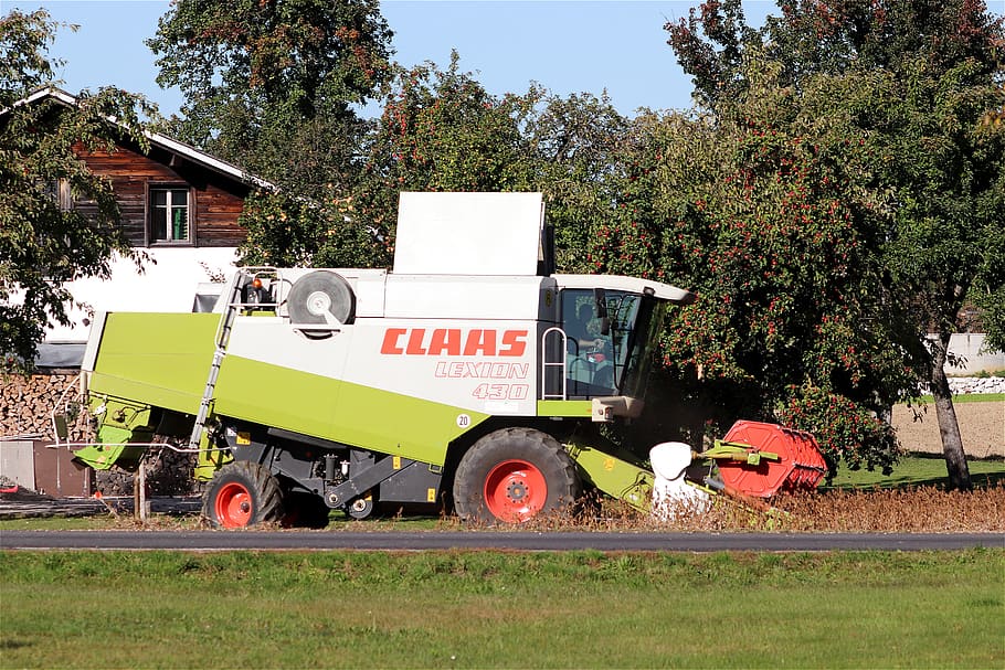 kombajn, sklizeň, zemědělský stroj, sóji, claas