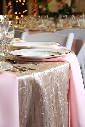 impostazione della tabella, tovaglioli, piatto, tovagliolo, ristorante, tavolo, cenare, forchetta, cena, nozze, celebrazione