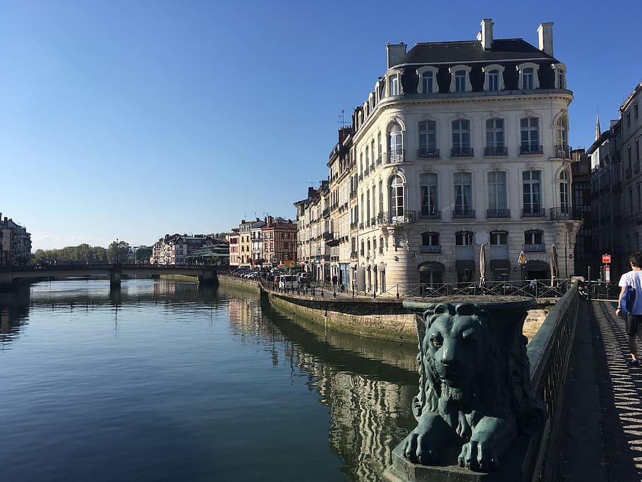 Bayonne, fiume, nive