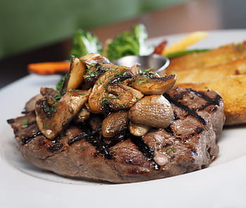 brown, steak, mushroom toppings, white, ceramic, plate, sirloin, meat, beef, food, fillet