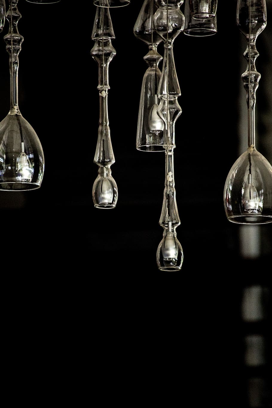 lustr, sklo, umění, umělecké dílo, sklenka, černé pozadí, nikdo, studio shot, uvnitř, detail, inovace